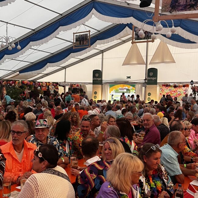 25 08 23 19 49 28 2946