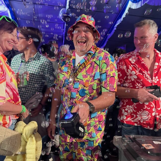 25 08 23 22 02 15 8197