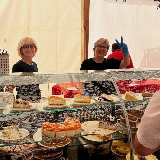 25 08 24 12 59 14 3077