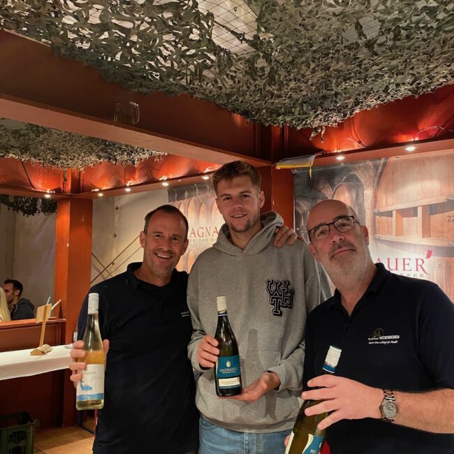 25 08 24 21 23 06 7184