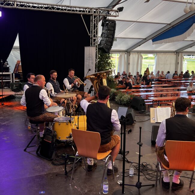 25 08 25 17 52 09 3106