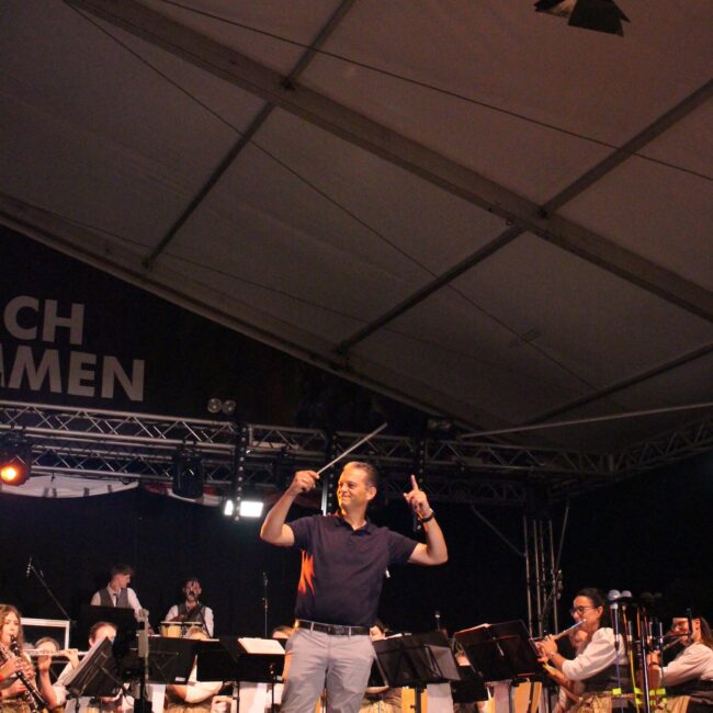 25 08 25 20 57 03 3306