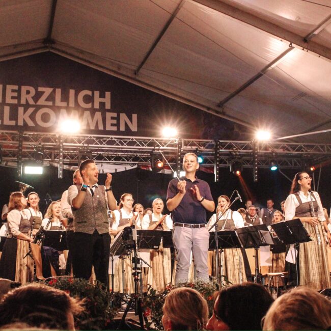 25 08 25 20 58 16 3310