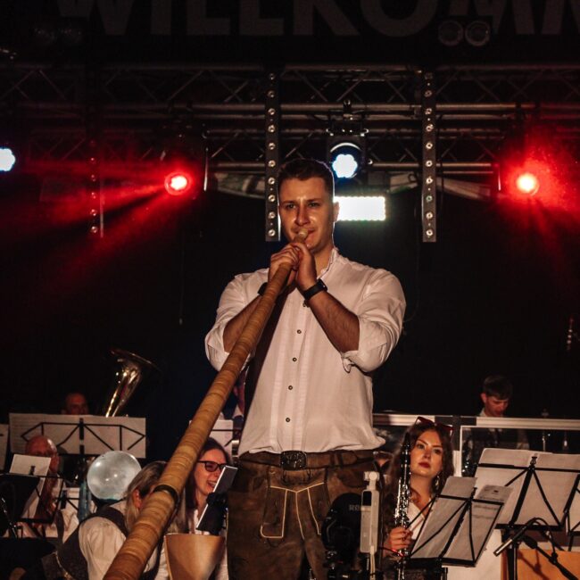 25 08 25 21 43 48 3453