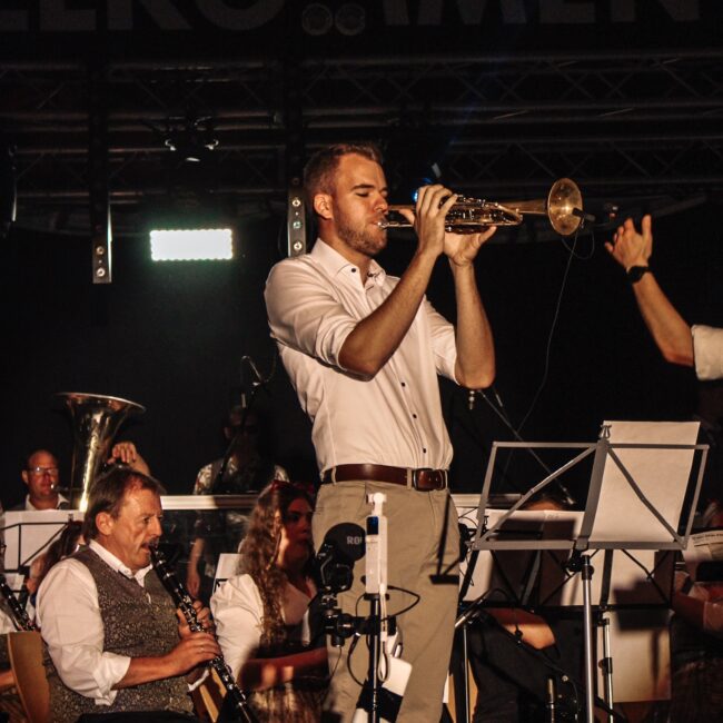 25 08 25 22 01 06 3581