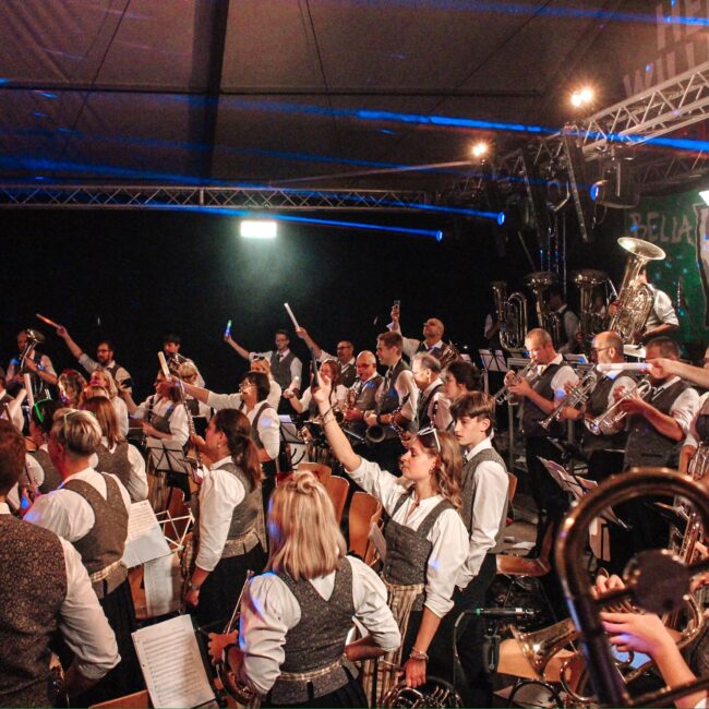 25 08 25 22 20 59 3786