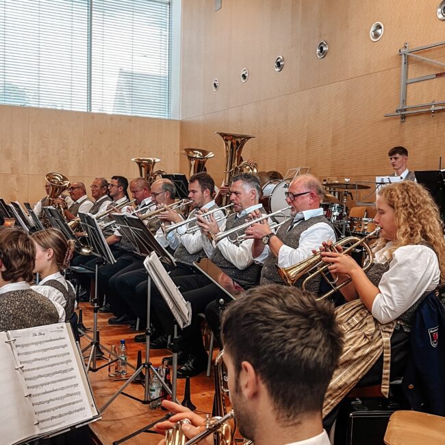 25 10 19 12 32 04 5570